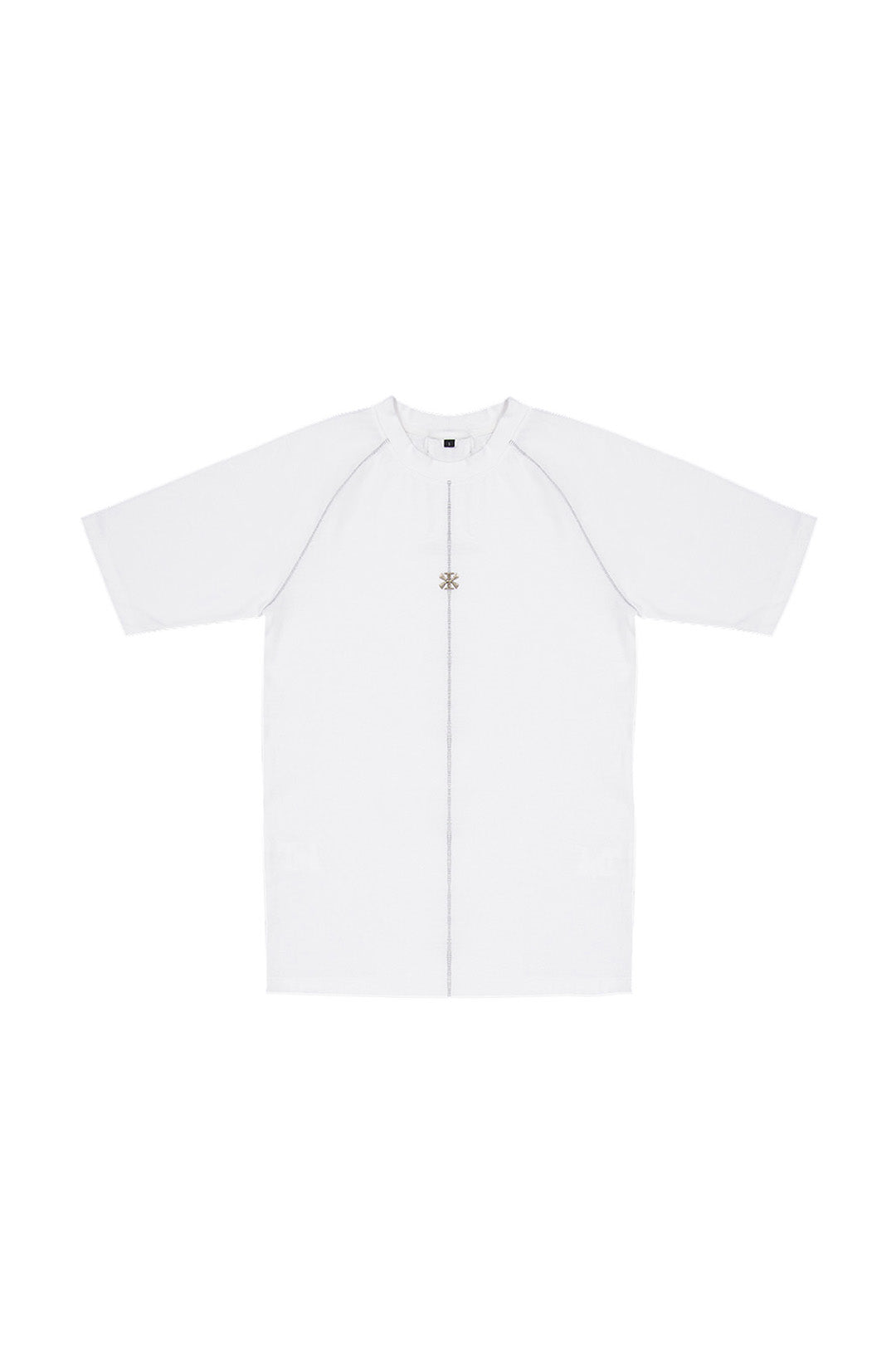 White creviced bite raglan half sleeve top by KIMMICK, showing the textured fabric and casual fit in a close-up image.