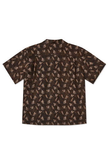 Porcelain Flight short-sleeve shirt by IOEDLE, showcasing a stylish, lightweight men's shirt with a unique porcelain-inspired pattern.