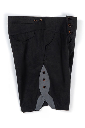 IOEDLE Rocket-Slit Shorts showing sleek design with rocket-slit detailing and comfortable fit, ideal for casual summer wear.