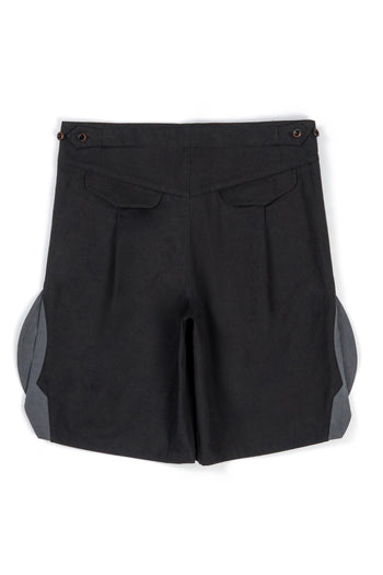 IOEDLE rocket-slit shorts featuring a sleek design with rocket-style slit details, perfect for casual or sporty outfits.