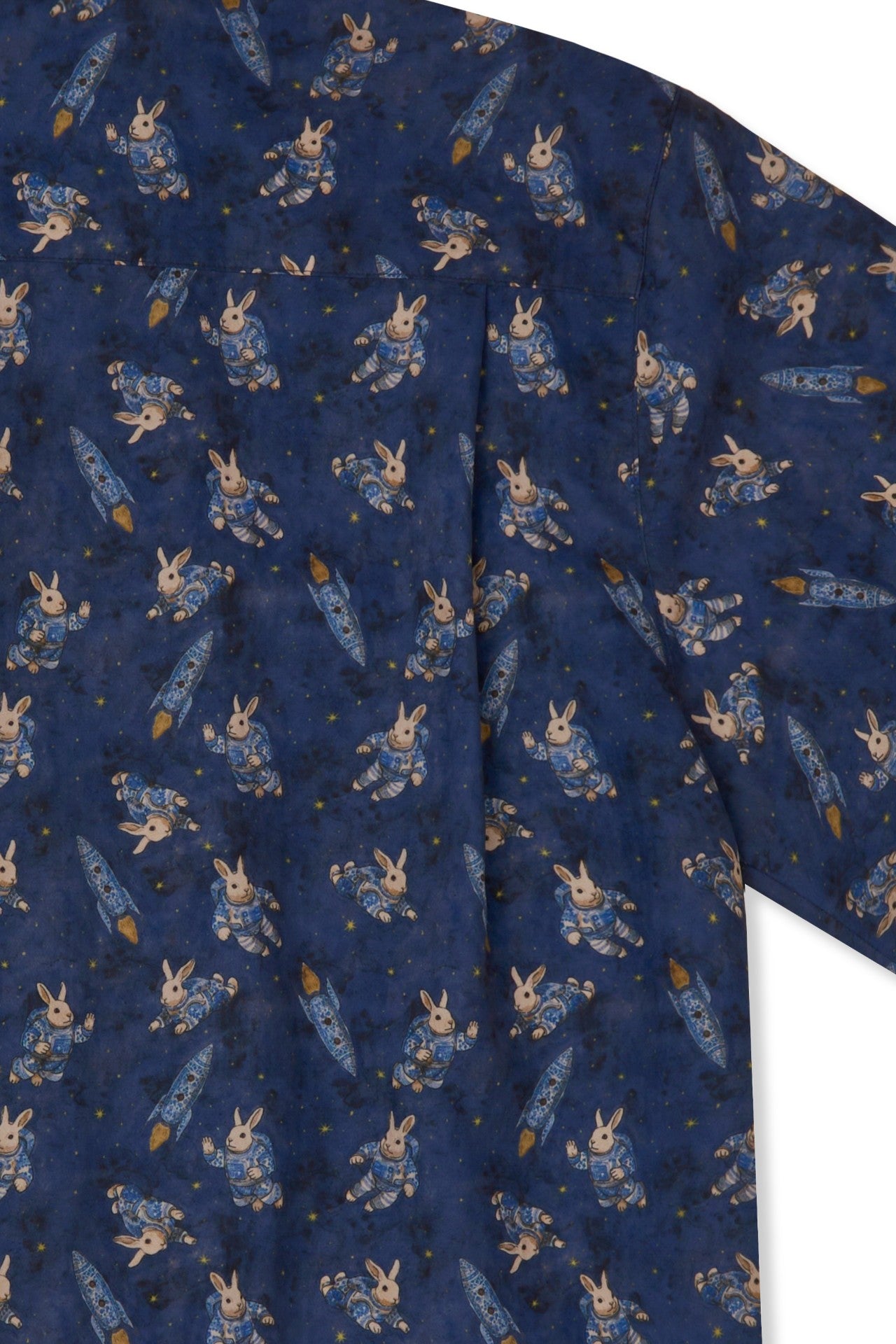 IOEDLE porcelain flight short-sleeve shirt showing a sleek, white design with a collar and button-front detail.