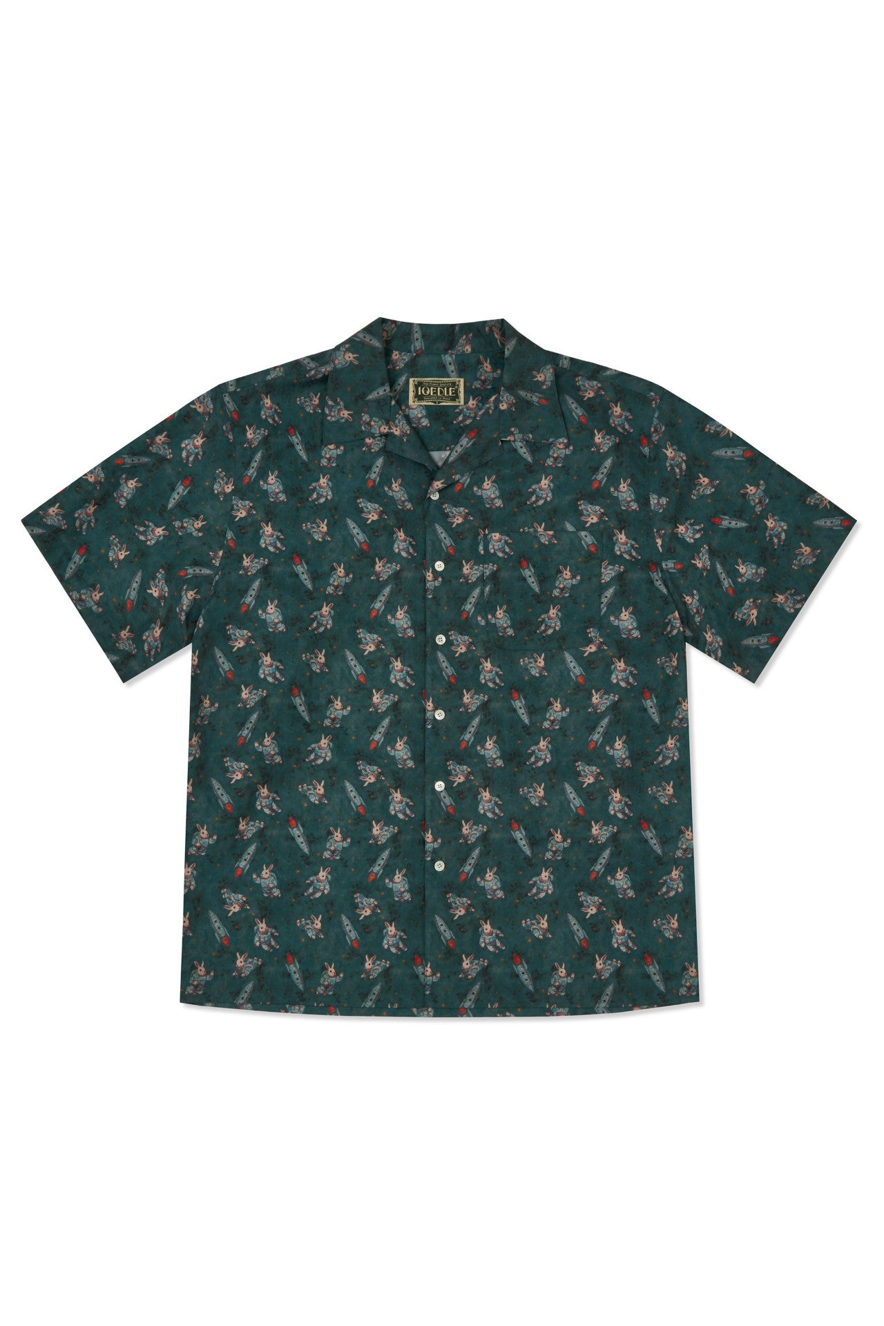 IOEDLE porcelain flight short-sleeve shirt featuring a classic collar and button-front design with a sleek, modern style.