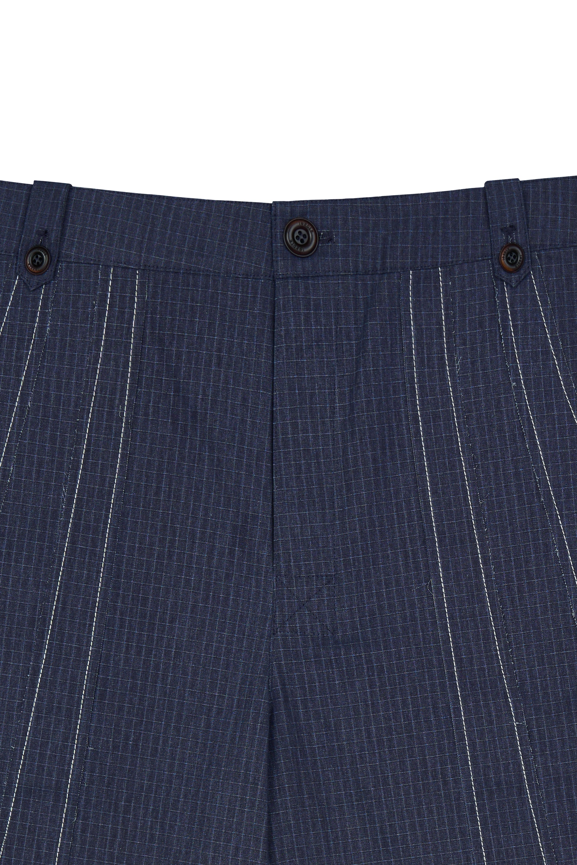 IOEDLE stitched stream shorts featuring a casual design, with visible stitching and comfortable fabric, ideal for everyday wear.