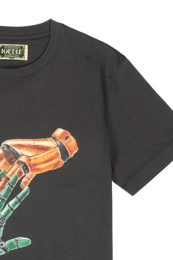 IOEDLE Sync.exe T-shirt, casual top with graphic print, in black, displayed on a hanger against a white background.