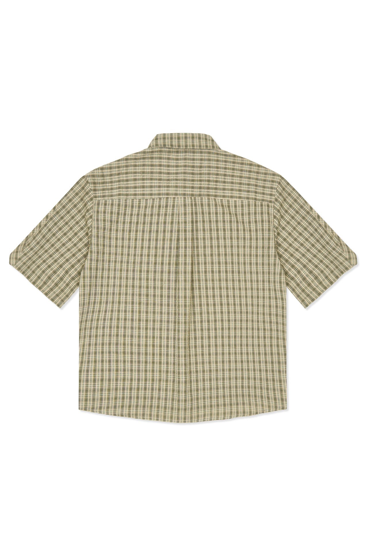 IOEDLE Rocket Slit Short-Sleeve Shirt with a sleek design, featuring a front slit and casual fit, ideal for everyday wear.