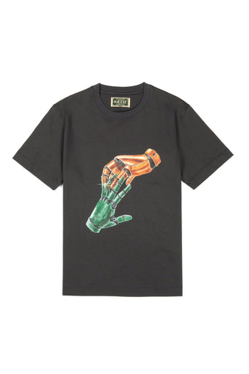 IOEDLE Sync.exe T-shirt, black casual top with graphic design, crew neck style, displayed on a hanger.