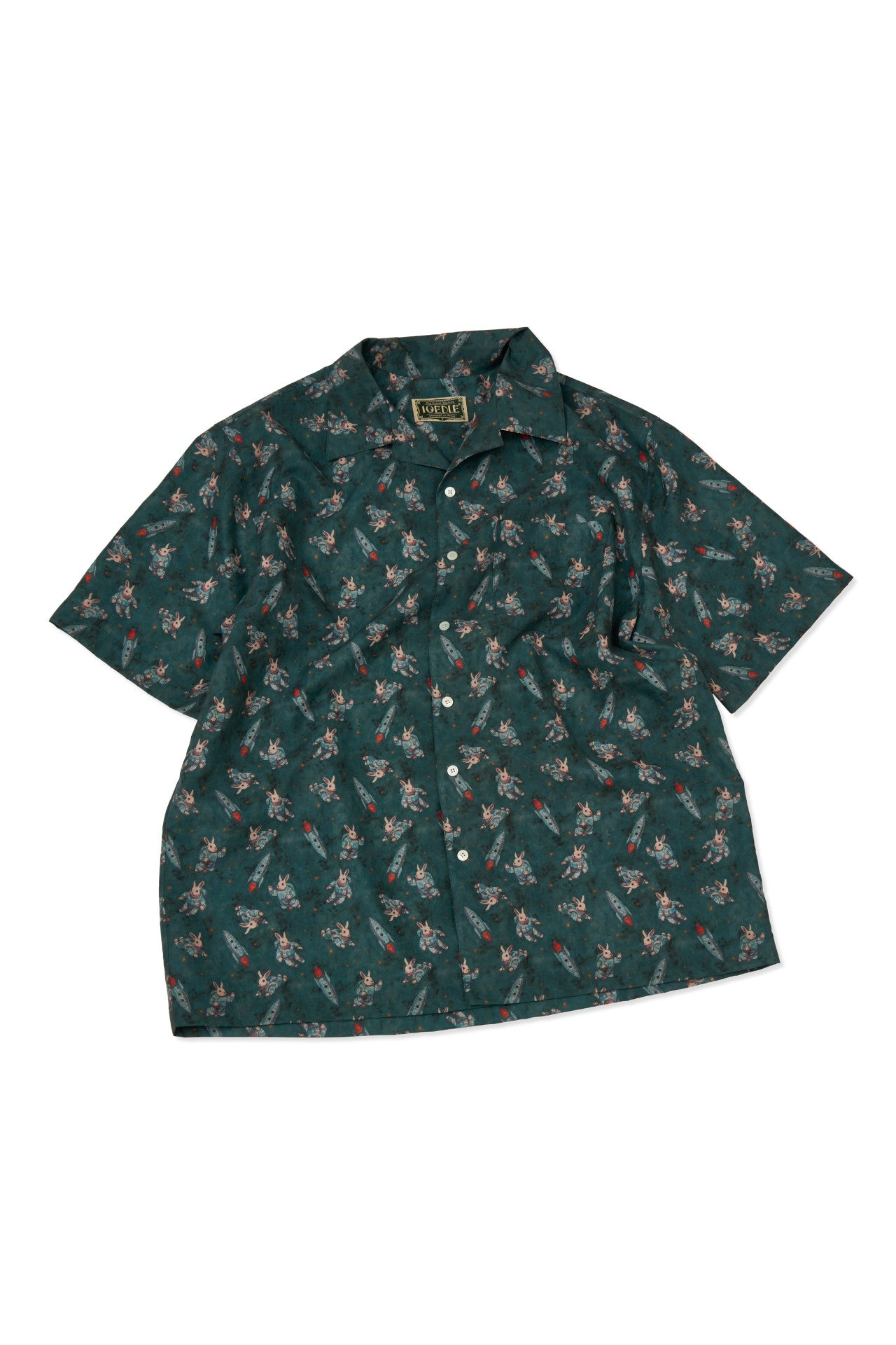 IOEDLE porcelain flight short-sleeve shirt displayed on a hanger, featuring a crisp white fabric with subtle pattern details.