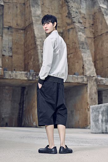 Ribbed Hem Stripe Shirt