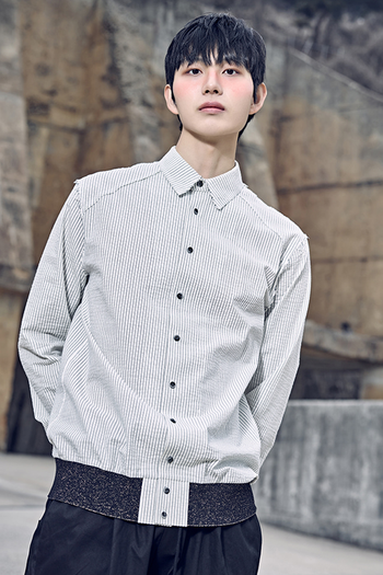 Ribbed Hem Stripe Shirt