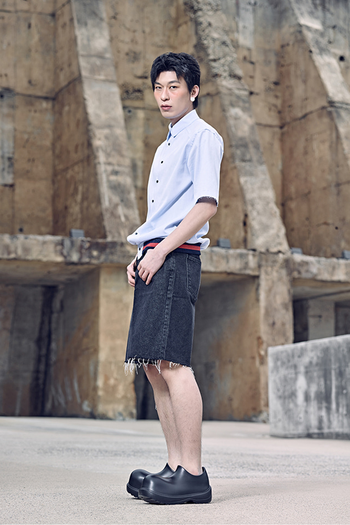 Ribbed Hem Half Shirt