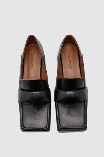 Black Finoacinque Arno Penny Loafers flat shoes with classic slip-on design and rounded toe, perfect for casual or formal wear.