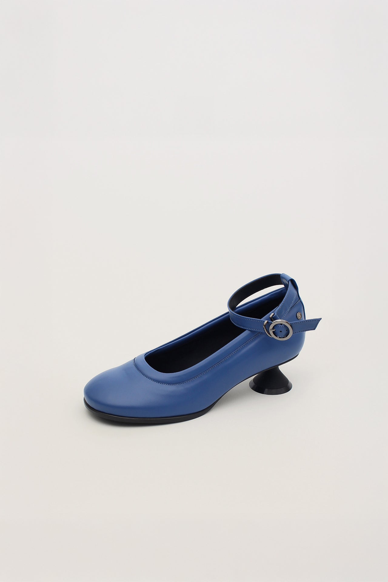 Uhjeo Hourglass Middle Heel Strap Pumps Navy