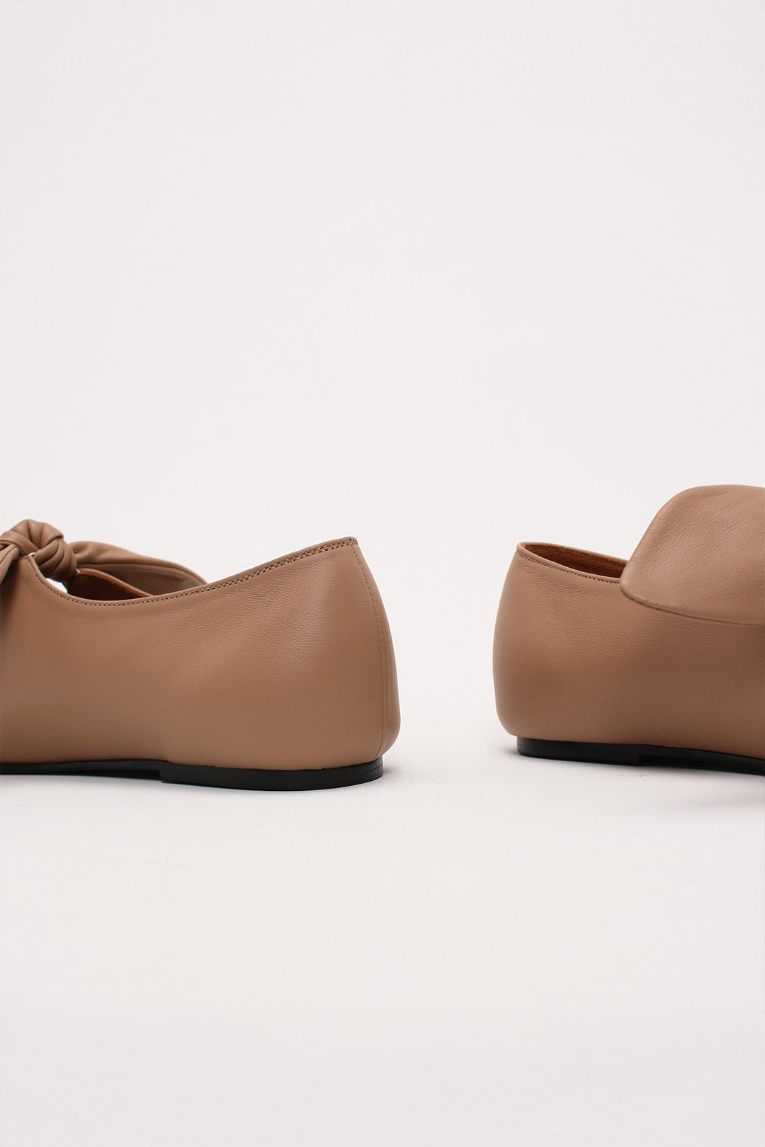 Finoacinque Lina Ribbon Maryjane flat shoes in charcoal and beige fabric with ribbon detailing, stylish and comfortable for everyday wear.