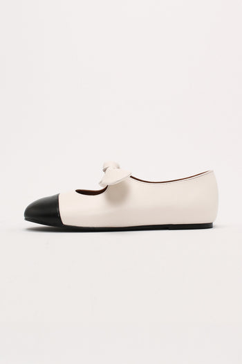 Finoacinque Lina Ribbon Maryjane flat shoes in ivory with ribbon details and classic Maryjane style.