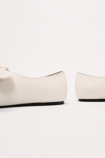Finoacinque Lina Ribbon Maryjane ivory flat shoes with ribbon accents and classic design, perfect for elegant casual wear.