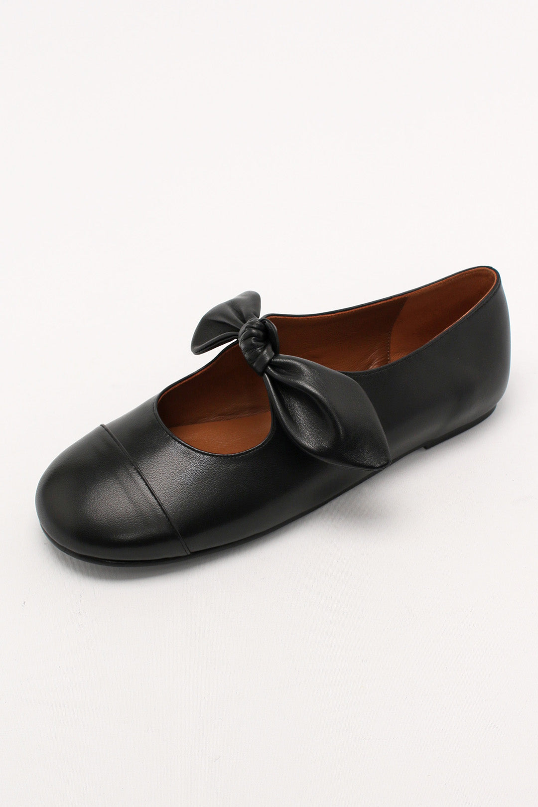 Finoacinque Lina Ribbon Maryjane black flat shoes with bow detail and rounded toe, showcasing stylish and comfortable footwear.