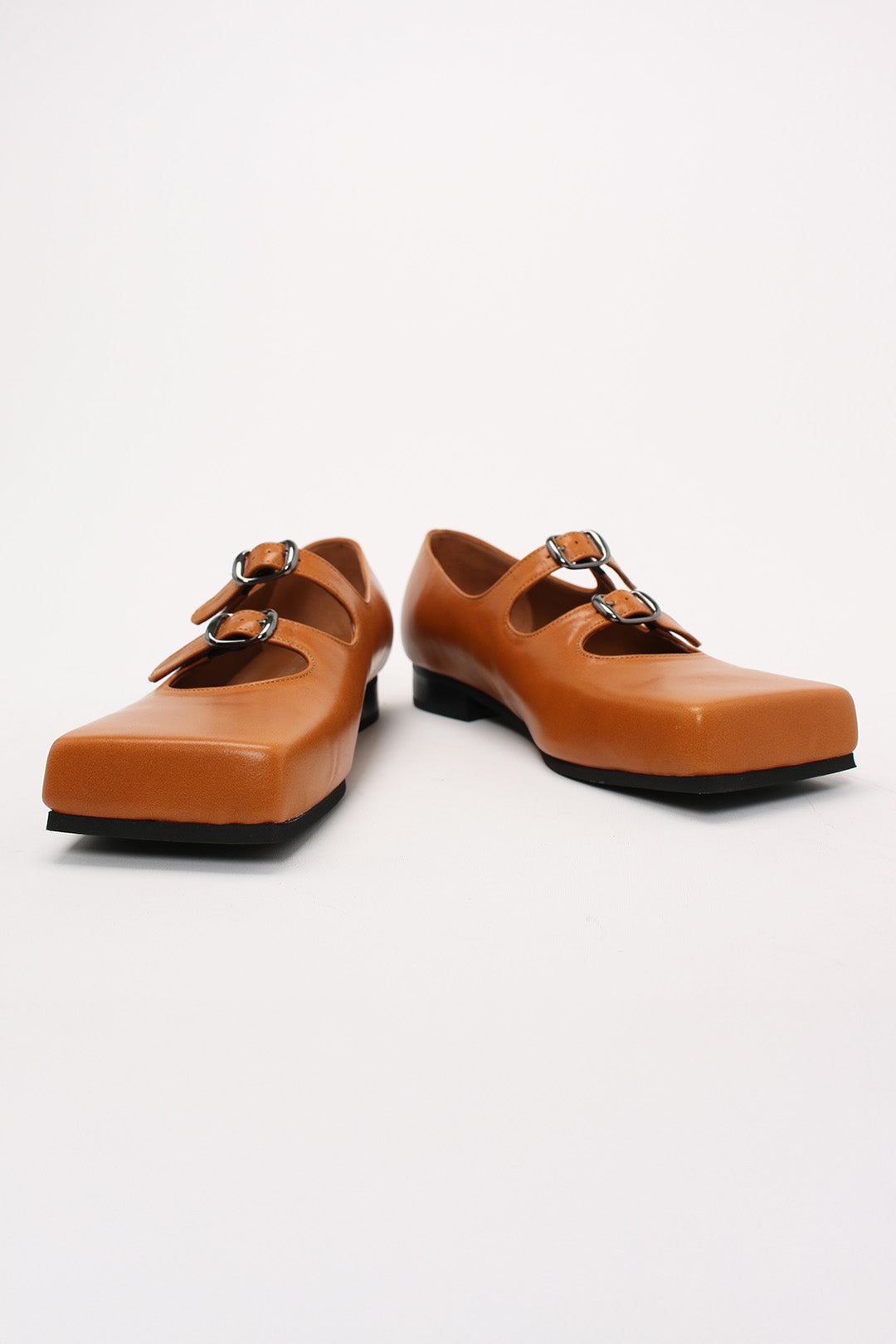 Finoacinque Nora strap flat shoes in camel with sleek design and comfortable flat sole, perfect for casual wear.