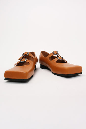 Finoacinque Nora strap flat shoes in camel with sleek design and comfortable flat sole, perfect for casual wear.