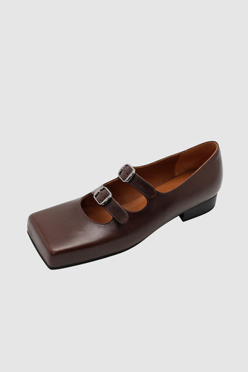 Finoacinque Nora brown strap flat shoes with a sleek design and comfortable flat sole, perfect for casual wear.