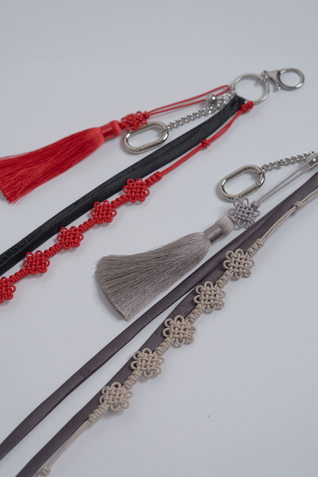 Chrysanthemum Knot Dangling Ornament