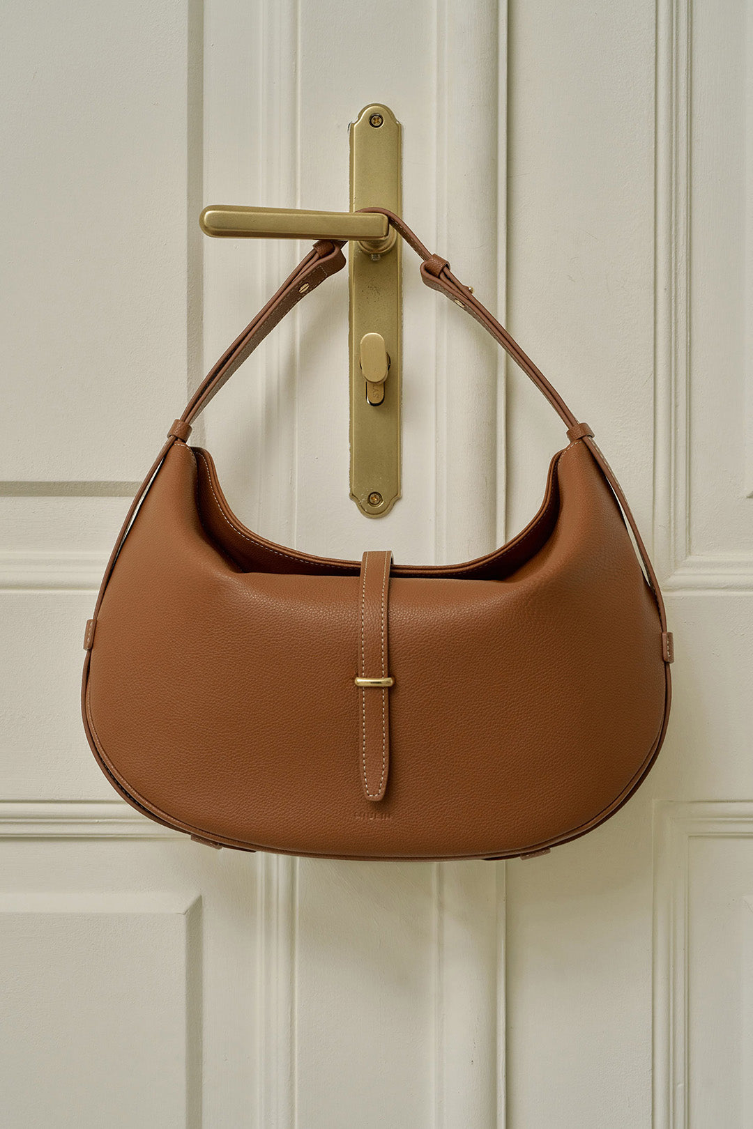 MIULIN Shellie Hobo Bag in camel with soft leather, featuring a slouchy design and a single shoulder strap.
