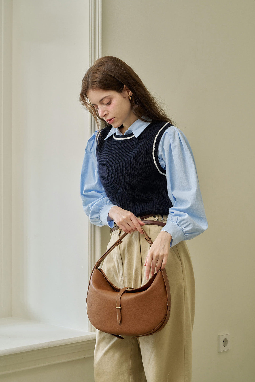 MIULIN Shellie Hobo Bag in camel leather with shoulder strap and spacious interior, stylishly designed for everyday use.