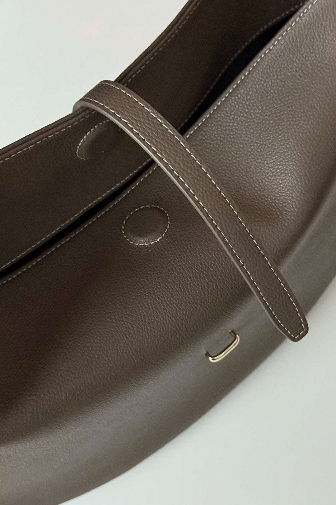MIULIN Shellie Hobo Bag in Etoupe leather, featuring a stylish slouchy design with shoulder strap and subtle branding details.