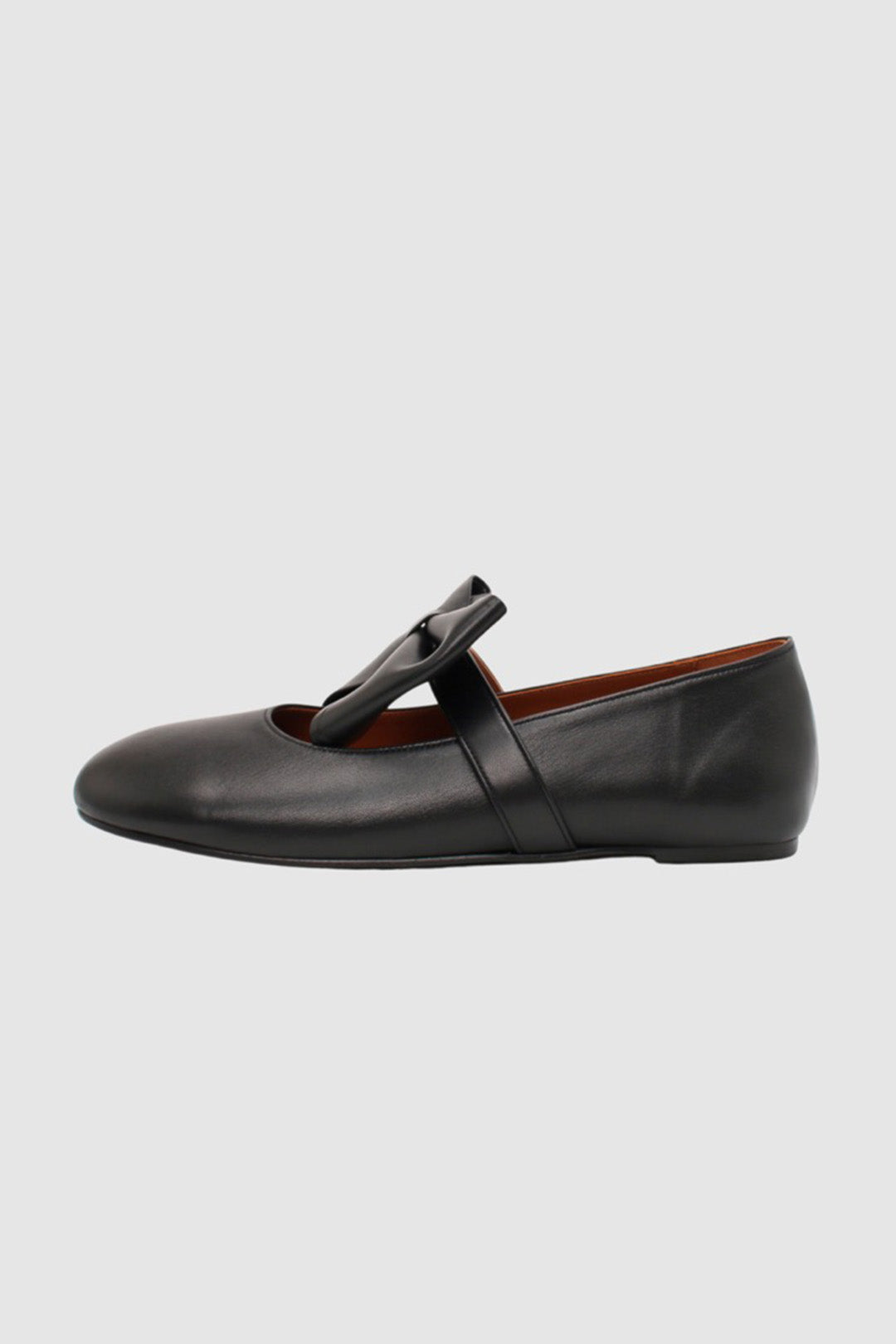 Black Finoacinque Soo Bow Mary Jane flat shoes with a stylish bow detail, perfect for casual or dressy outfits.
