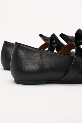 Black Soo Bow Mary Jane flat shoes by Finoacinque with a bow detail, stylish and comfortable for everyday wear.