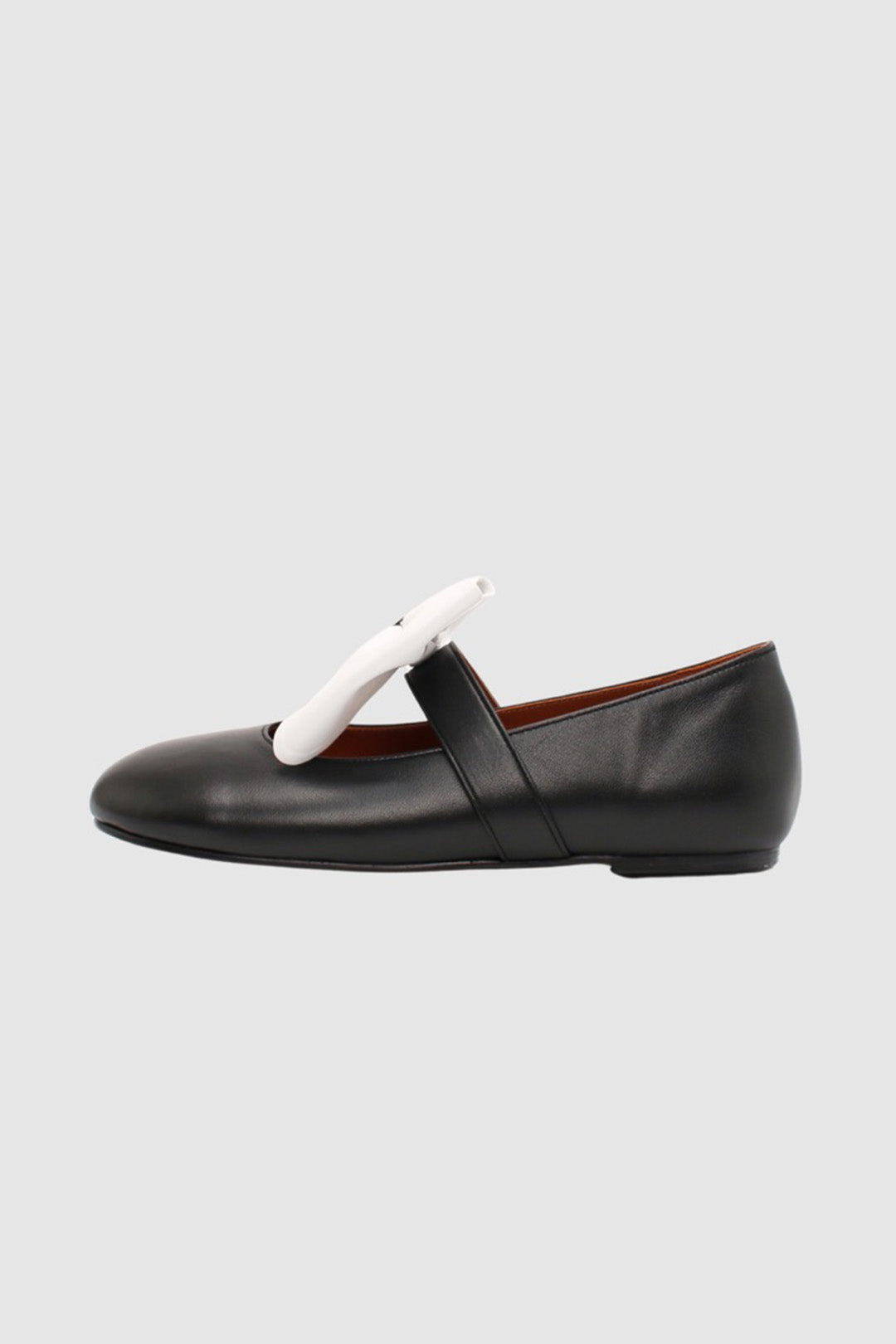 Finoacinque Soo Bow Mary Jane flat shoes in black and white with a decorative bow, stylish and comfortable for casual wear.