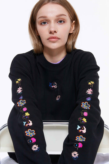 Sleeve Line Flower Embroidery Sweatshirt Black
