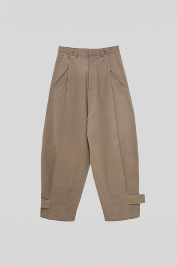 Ahhorn peach balloon double-wide trousers in brown, featuring a relaxed fit and wide-leg style for comfortable casual wear.