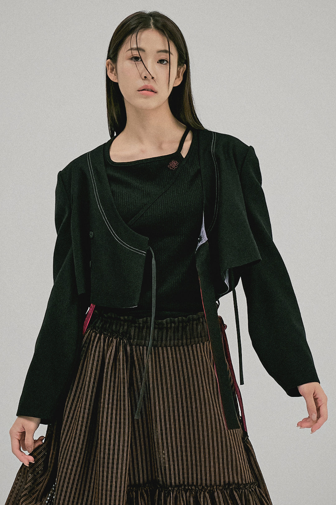 CROMAQUE cropped stitch jacket, stylish lightweight jacket with stitched detailing, one size, casual jacket for women.