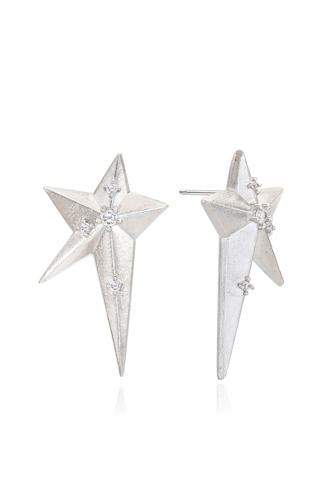 Silver Midnight White earring by Chambriller featuring a sleek, modern design with a polished finish.