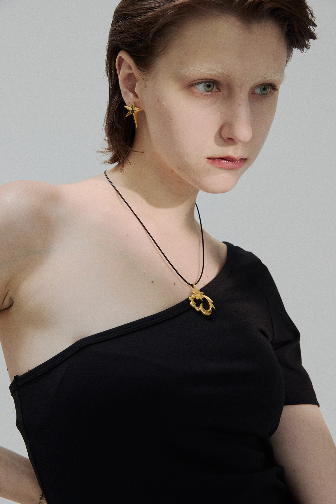 Silver Midnight White earring by Chambriller featuring a sleek, modern design with a smooth finish.