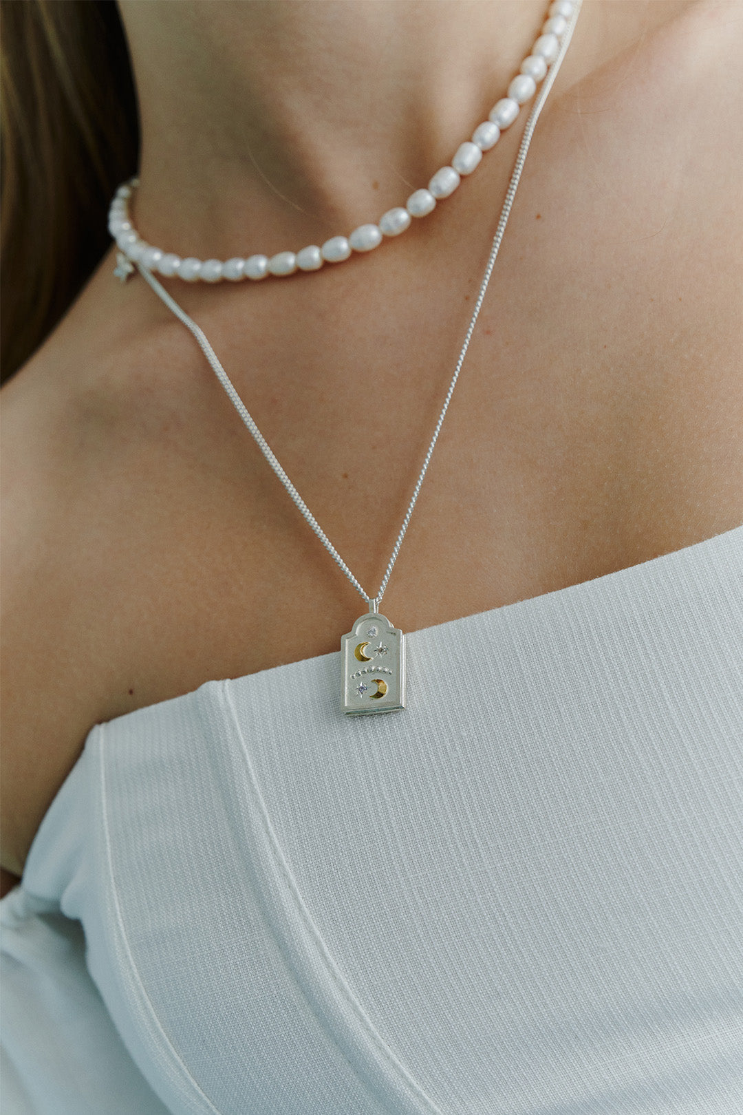 Chambriller Voyage Night Combi Necklace featuring layered chains and pendant, stylish jewelry for everyday wear.
