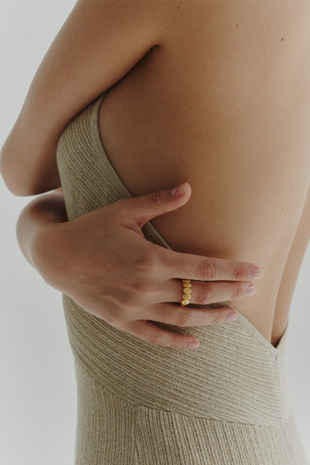 Chambriller Horizon Gold Ring featuring a sleek, polished gold band with a modern design, perfect for elegant jewelry wear.