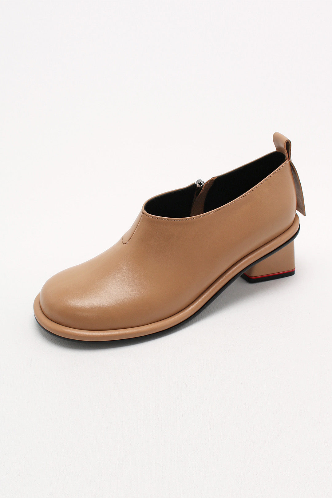 Finoacinque Moon Short Boots in beige leather, featuring a sleek design and low heel, perfect for casual and stylish outfits.