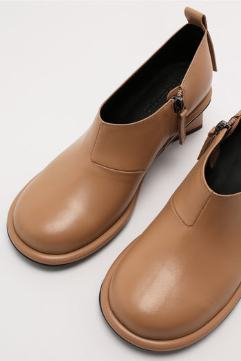 Beige Finoacinque Moon Short Boots with sleek design and ankle height, perfect for casual or stylish wear.