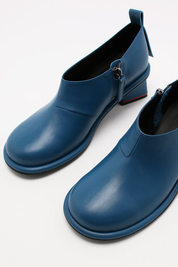 Finoacinque Moon Short Boots in blue with sleek design and ankle-high style, perfect for casual or stylish outfits.