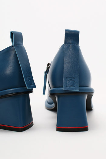 Finoacinque Moon Short Boots in blue, stylish ankle boots with a sleek design and rounded toe, perfect for casual wear.
