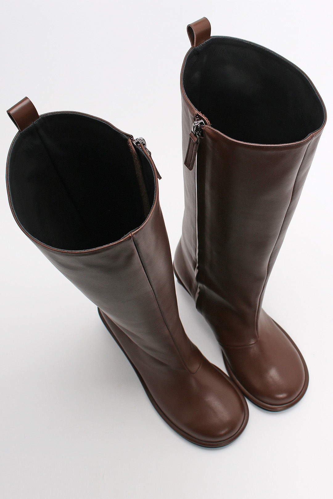 Finoacinque Moon Long Boots in brown leather, knee-high style with sleek design and pointed toe, perfect for stylish winter wear.