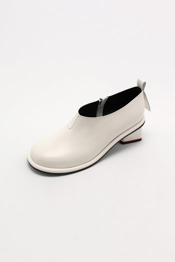 Finoacinque Ivory Moon Short Boots with sleek design and ankle-high silhouette, perfect for stylish winter footwear.