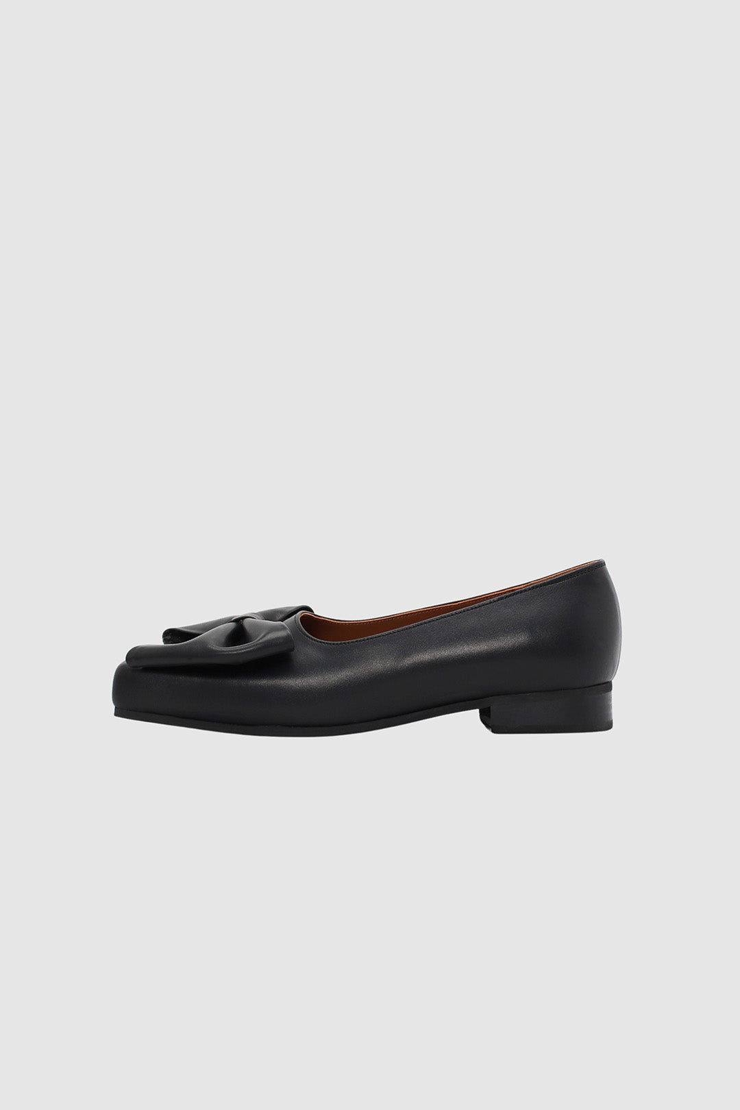 Finoacinque IA Bow Ballerina black flat shoes with bow detail, stylish and comfortable for casual wear.