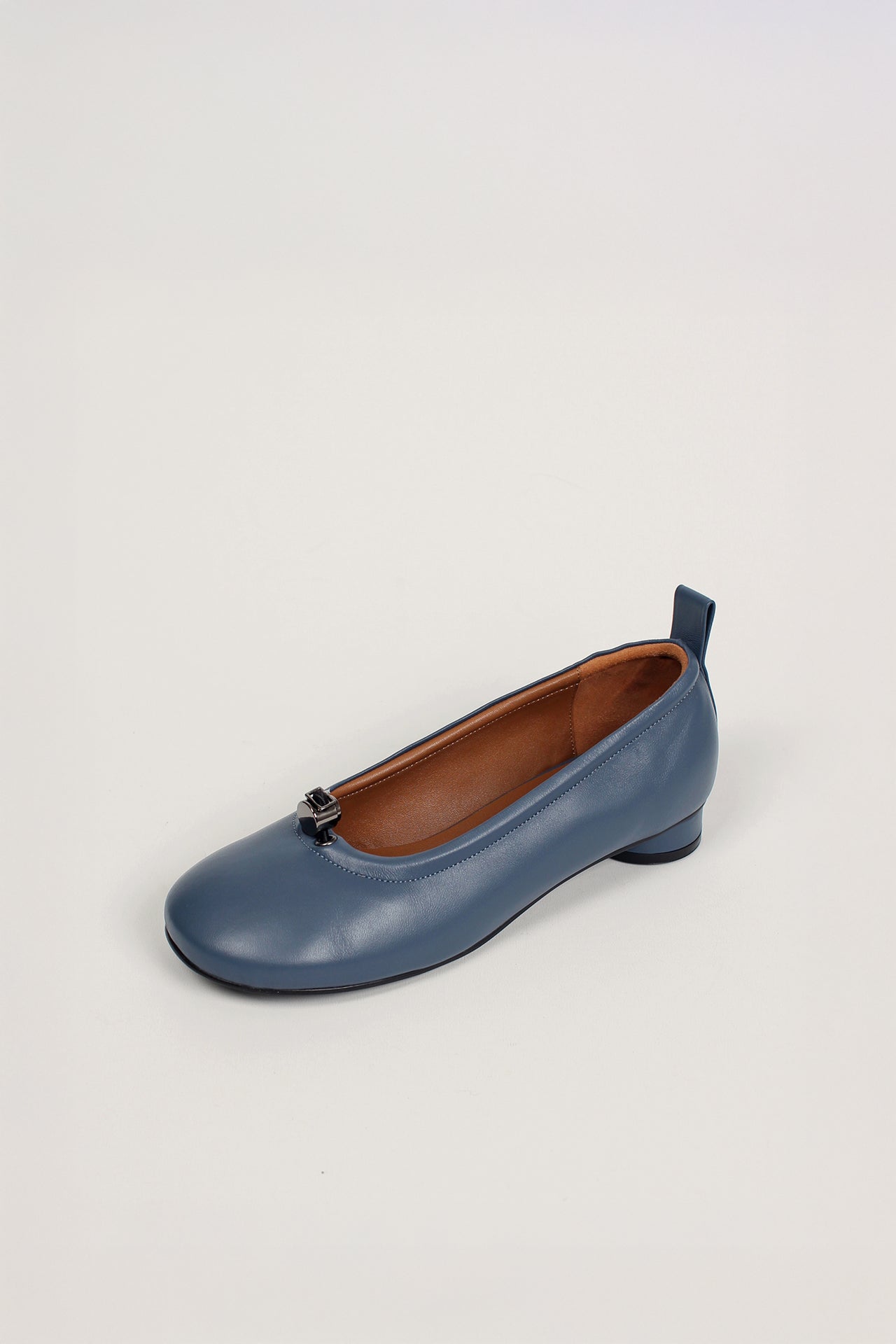 Finoacinque Ngela charcoal round toe stopper flat shoes for women, showing the sleek, minimalist design and matte finish.