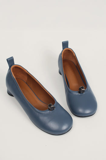 Finoacinque Ngela round toe stopper flat shoes in charcoal, stylish and comfortable women’s footwear with sleek design.