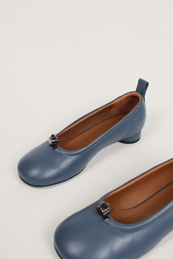 Finoacinque Ngela charcoal round toe stopper flat shoes with sleek design and comfortable flat sole.