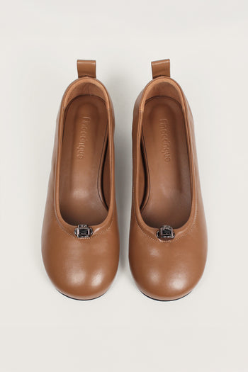 Finoacinque Ngela Cognac round toe stopper flat shoes with a sleek design and comfortable flat sole.