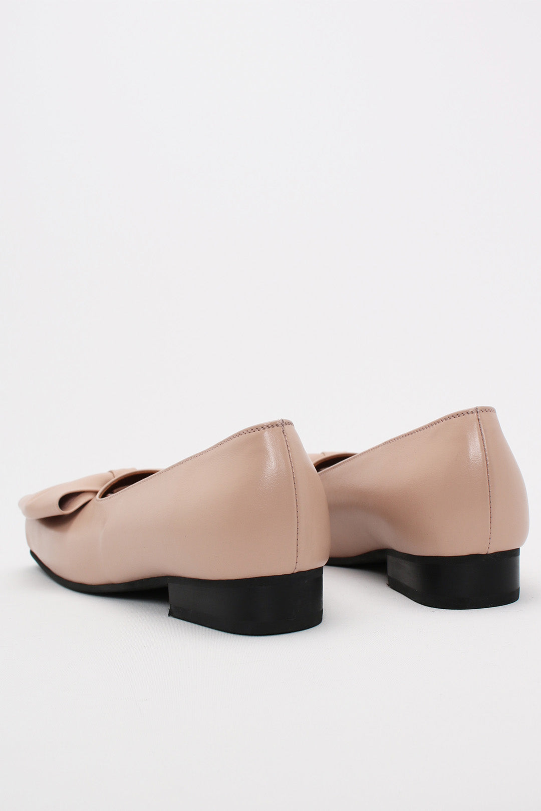 Light pink IA Bow Ballerina flat shoes by Finoacinque with a decorative bow, perfect for casual or dressy wear.