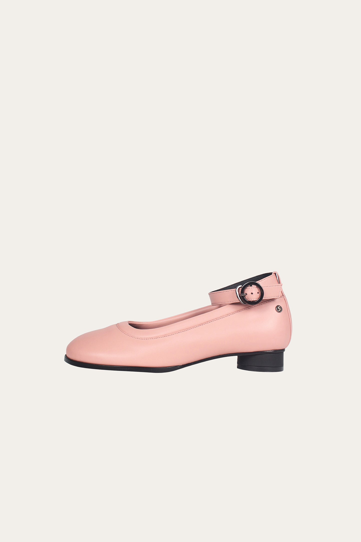 Finoacinque Uhjeo strap flat shoes in light rose with a sleek, minimalist design and comfortable flat sole.